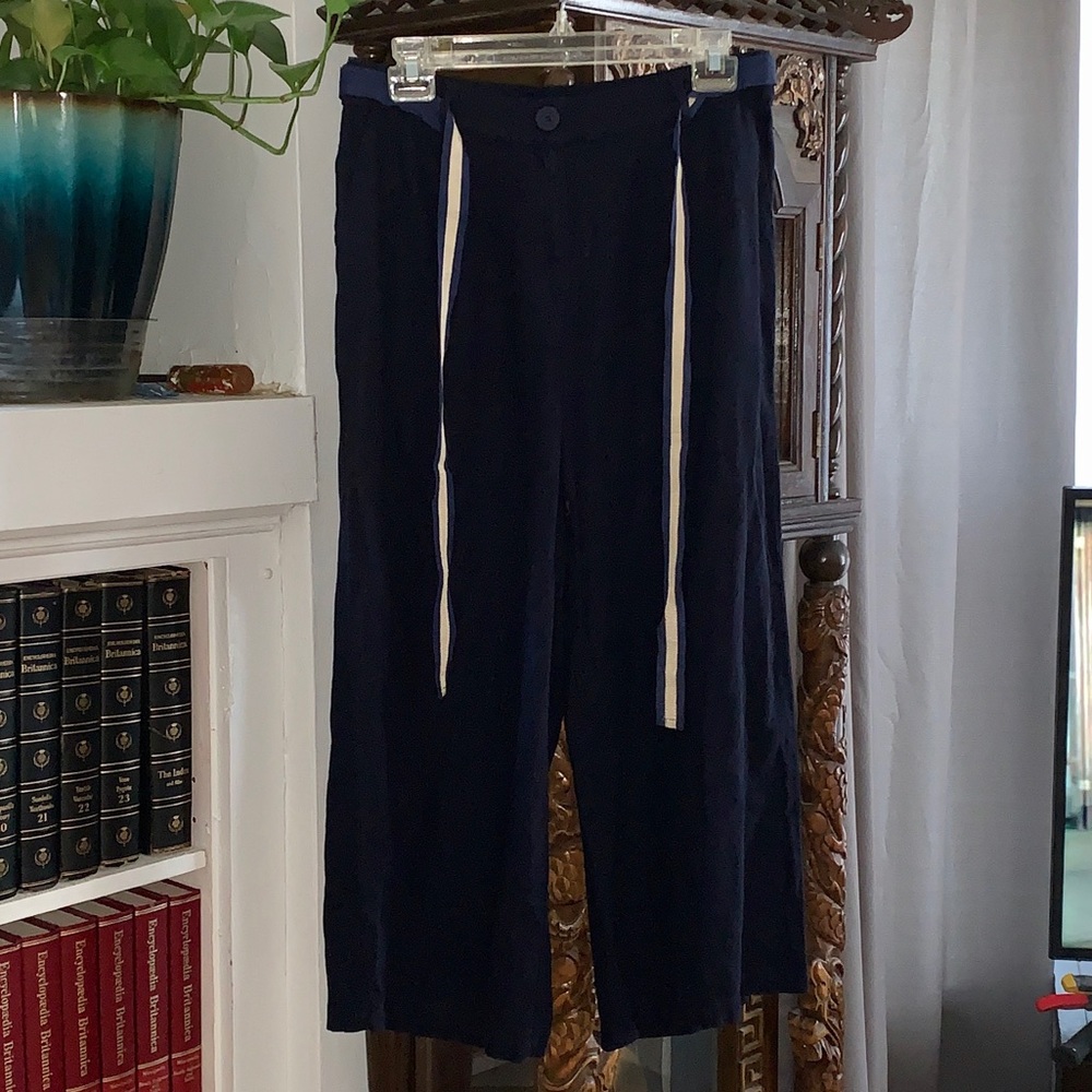 New MIILLA Wide Leg Capri pants, Gauchos, Size Small